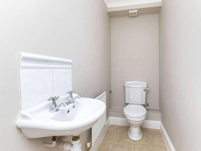 House for sale in Fole, Surrey