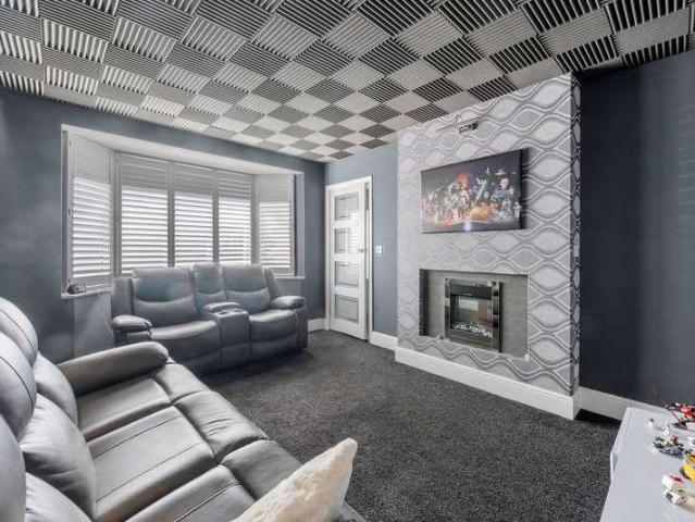 House for sale in Denton's Green, St Helens