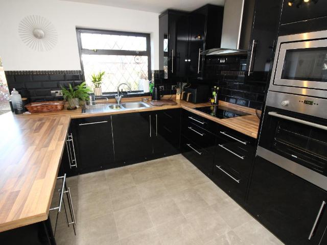 House for sale in Worcester Park, Greater London