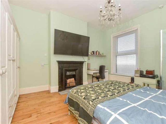 House for sale in Binstead, Ryde