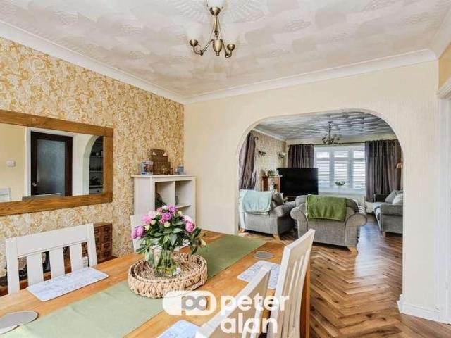 House for sale in Cimla, Neath