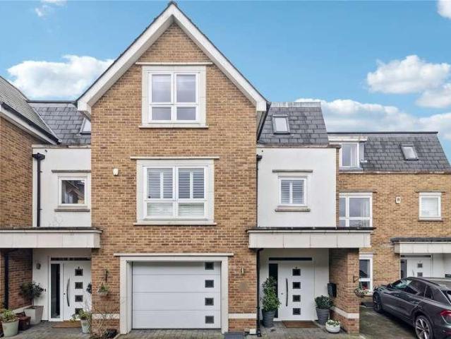 House for sale in London Borough of Wandsworth, Greater London
