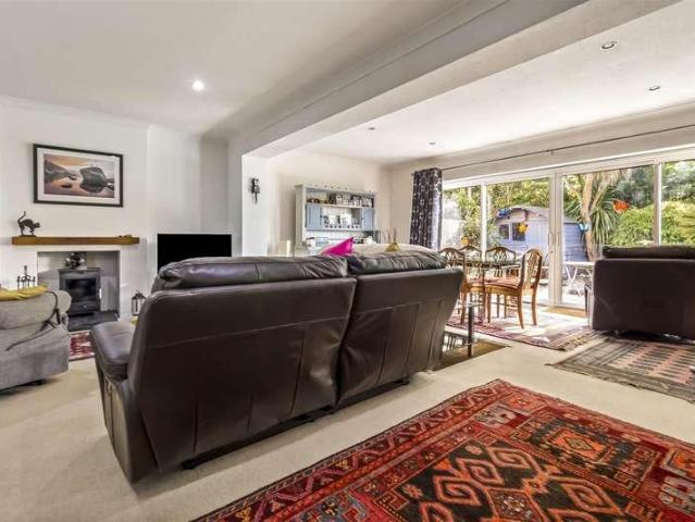 House for sale in Clapham