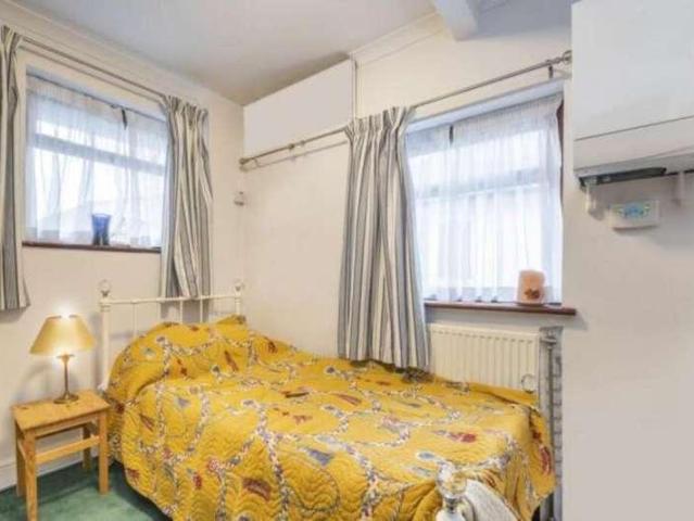 House for sale in London Borough of Ealing, Park Royal