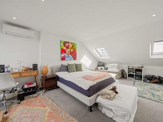 House for sale in Harlesden, Greater London