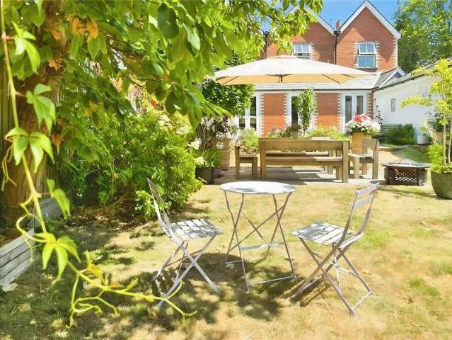 House for sale in Crowthorne