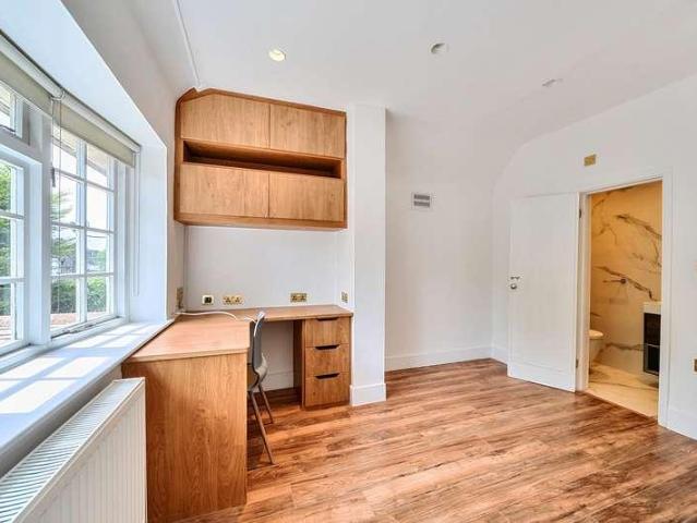 House for sale in Greater London