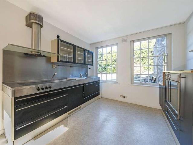 House for sale in Northwood, Northwood