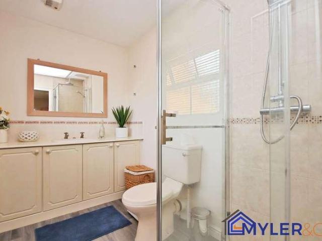 House for sale in Widnes, Upton Rocks