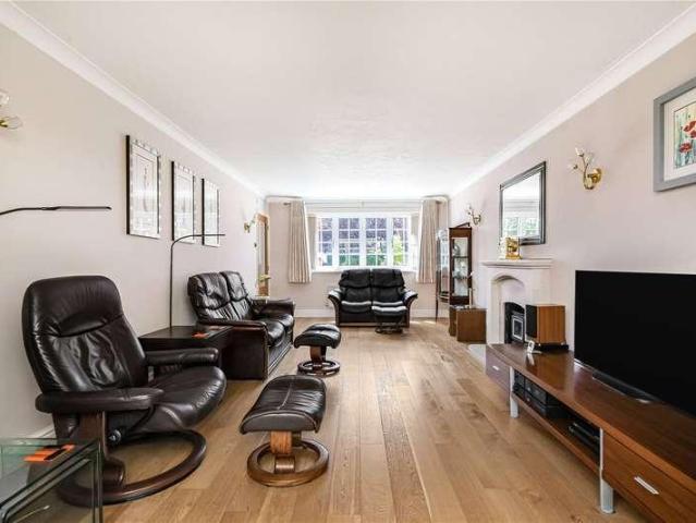 House for sale in Farnborough, Hampshire