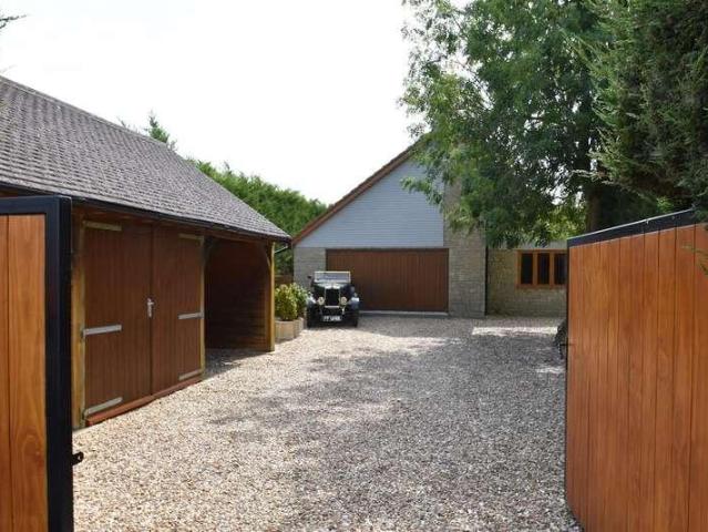 House for sale in Evershot, Oxfordshire