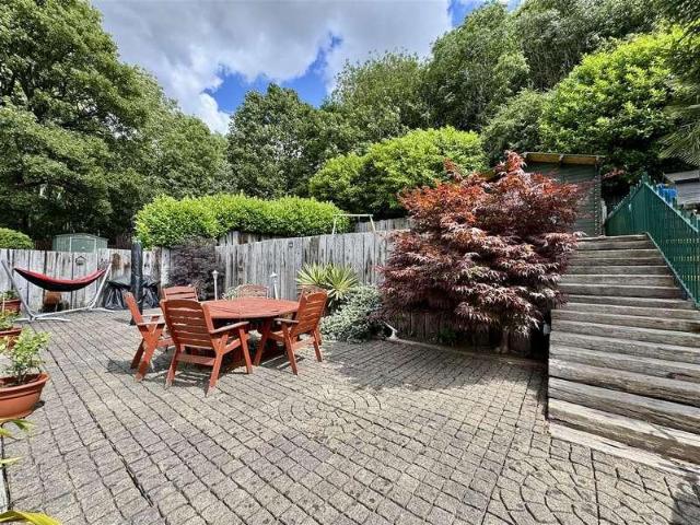 House for sale in Armitage Bridge, West Yorkshire