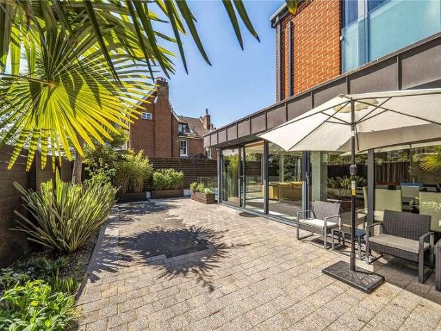 House for sale in Muswell Hill, Greater London