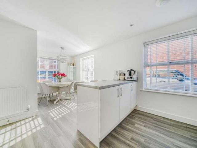 House for sale in Shinfield, Three Mile Cross