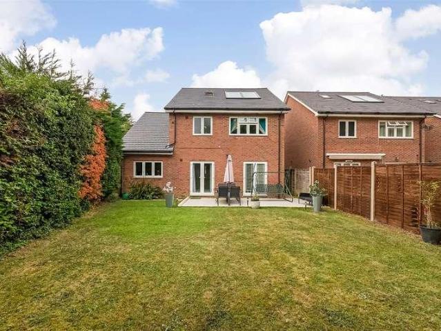 House for sale in Caterham, Caterham on the Hill