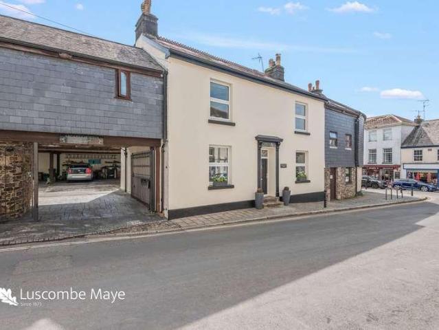 House for sale in Strode, Devon