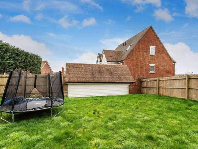House for sale in Hawkenbury, Sandown Park
