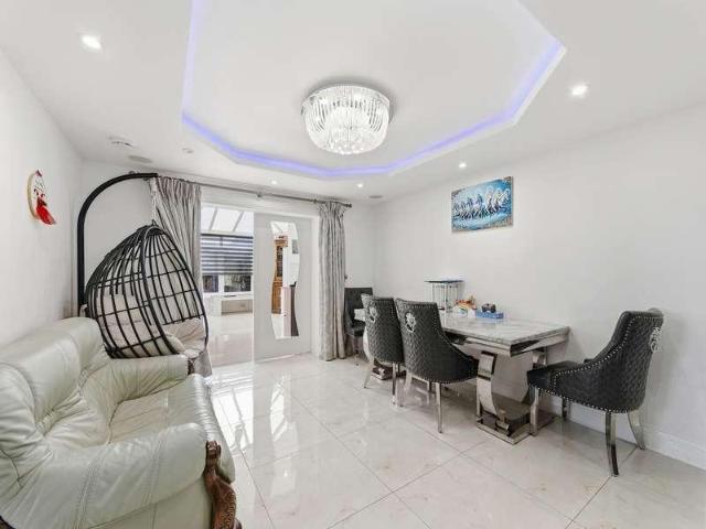House for sale in Costhorpe, East Midlands