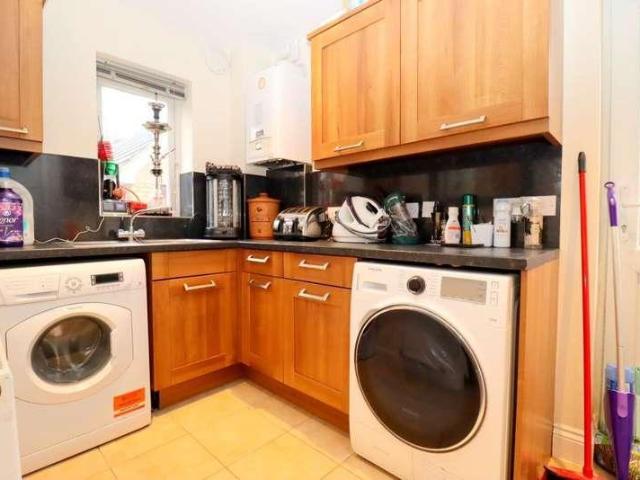 House for sale in Spring Park, Luton