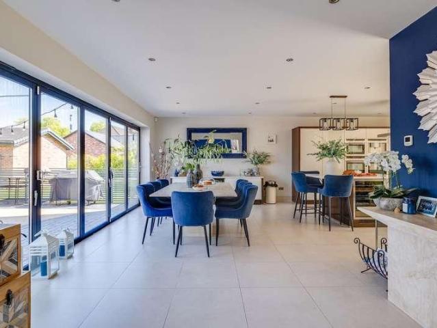 House for sale in Saughall, Cheshire