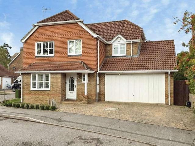 House for sale in Warfield, Newell Green