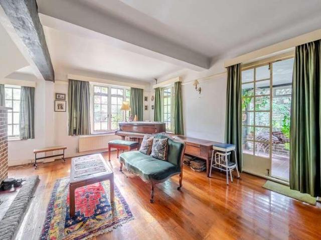 House for sale in Weybridge, Elmbridge