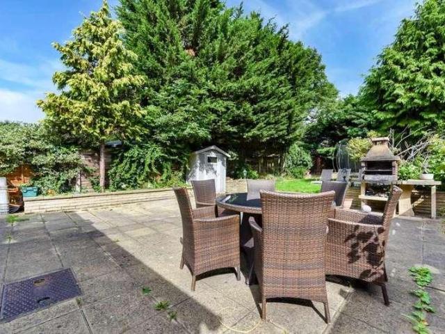 House for sale in Chingford, Greater London