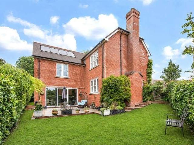 House for sale in Kings Worthy, Hampshire