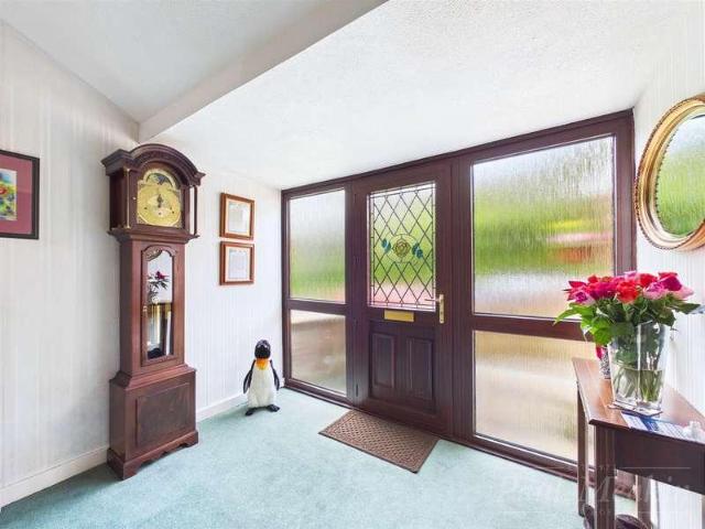 House for sale in London Borough of Croydon, Selsdon