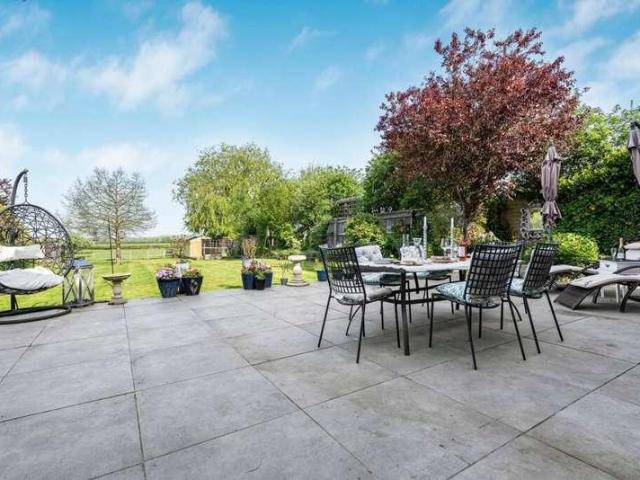 House for sale in Charndon, Buckinghamshire
