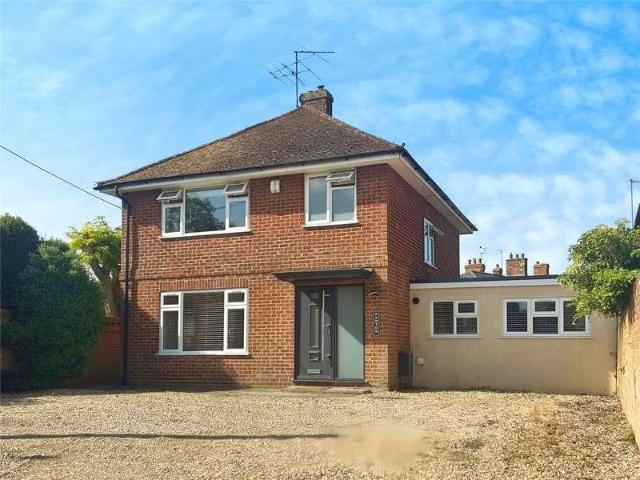 House for sale in Swallowfield