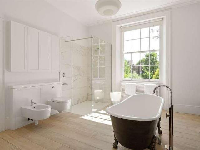 House for sale in Barnsbury, Greater London