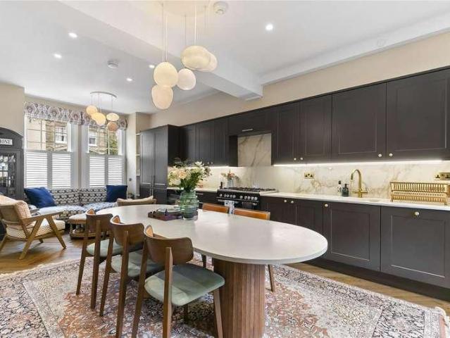 House for sale in London Borough of Hammersmith and Fulham, Greater London