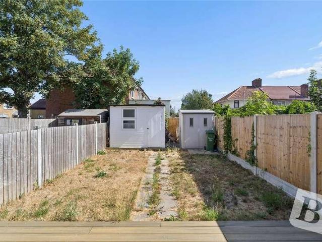 House for sale in Dagenham, Greater London