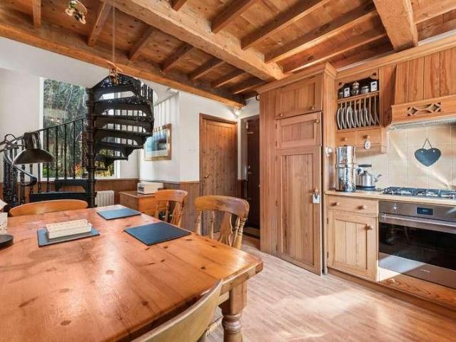 House for sale in Bradshaw, Lee Bank