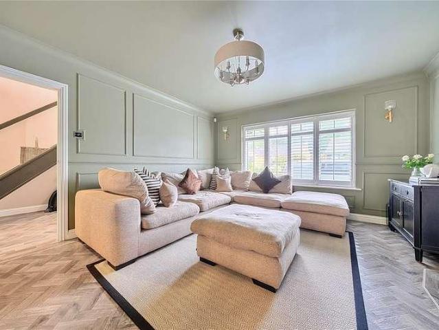 House for sale in Old Dean, Heol-las