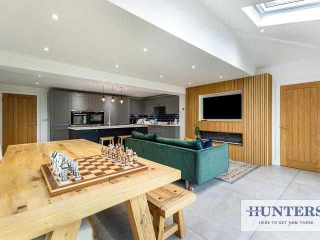 House for sale in Tranmere Park, Guiseley