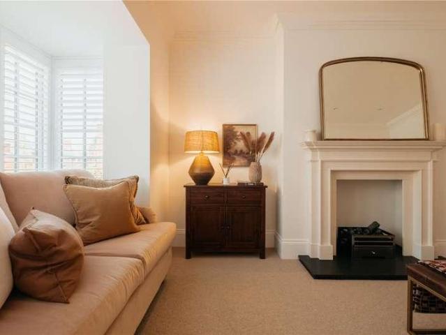 House for sale in Barton Stacey, Hampshire