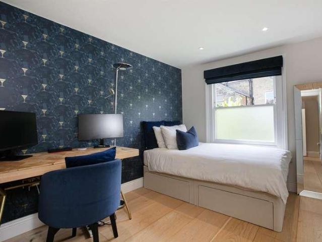 House for sale in East Dulwich, Greater London