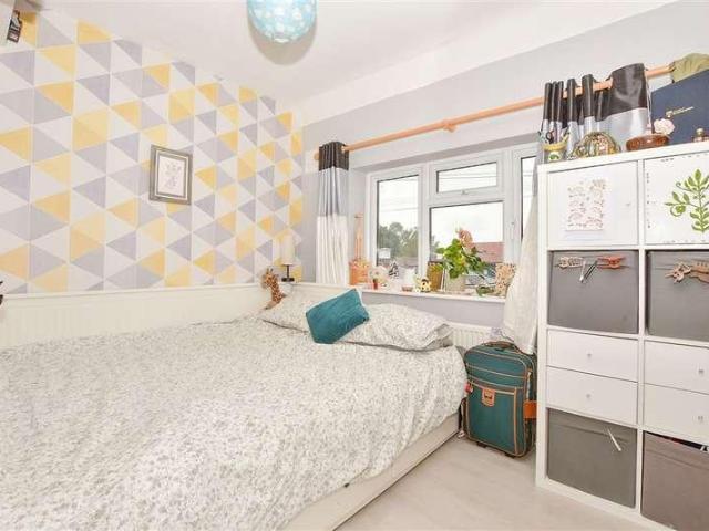 House for sale in Horsmonden, Sandown Park