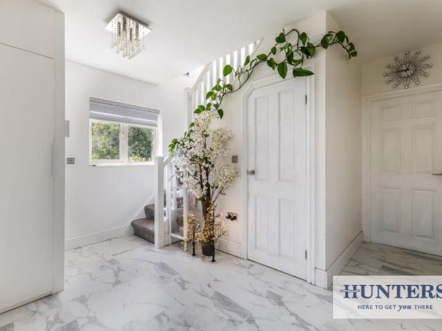 House for sale in Rufford Park, Yeadon