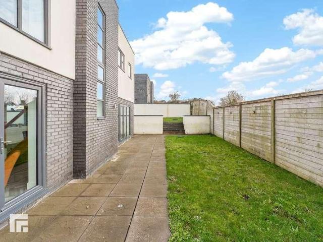 House for sale in The Knap, Barry