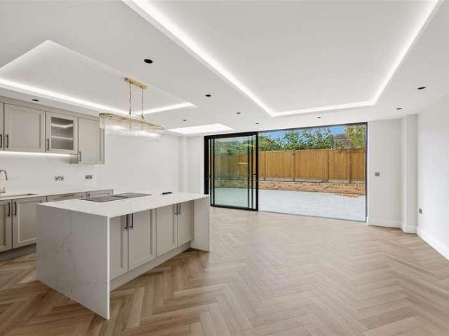 House for sale in London Borough of Merton, Merton Park