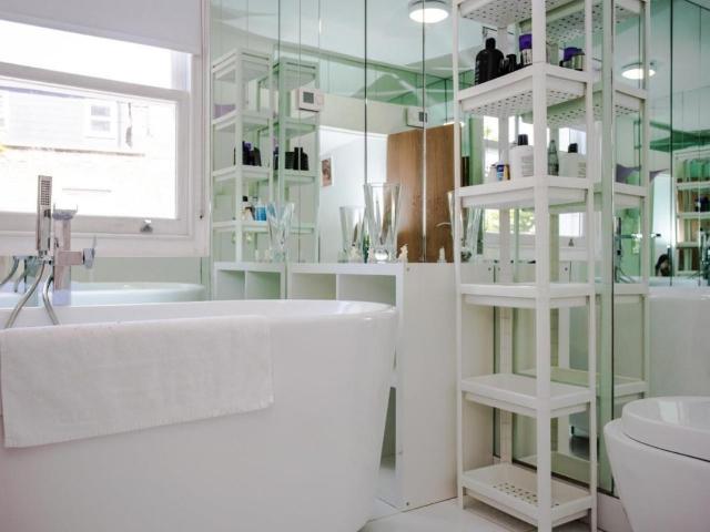 House for sale in Queen's Park, Greater London