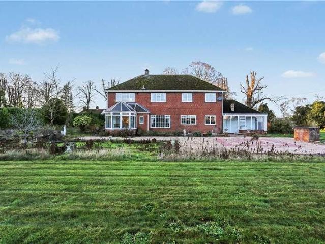 House for sale in Lenwade, Crostwick