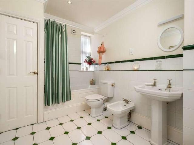 House for sale in Elmfield, Leicestershire