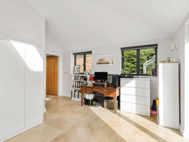 House for sale in Little Haresfield, Stroud