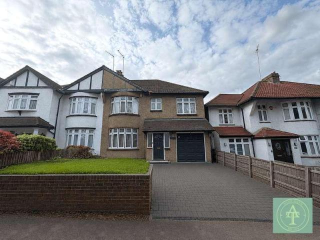 House for sale in New Southgate, Greater London