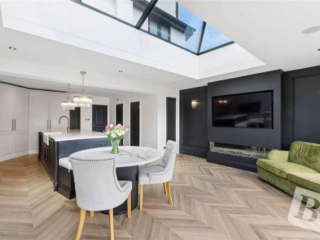 House for sale in Navestock Side, Essex