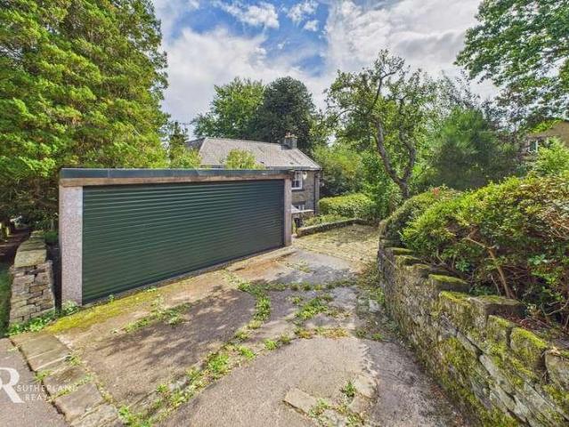 House for sale in Hockerley, Charlesworth
